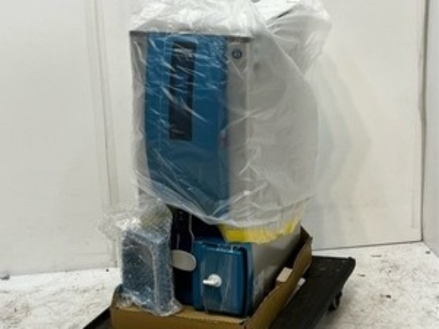 ジュースディスペンサー